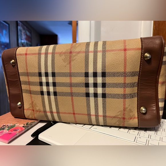 Burberry Boston Bag (callouts in photos) - Picture 14 of 14